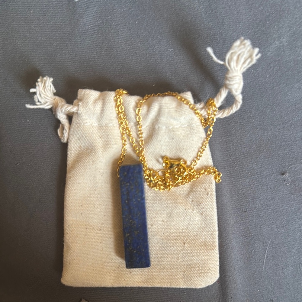 Lapis Lazuli Pendant Necklace.